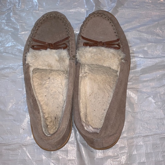 Light brown moccasins - Picture 1 of 3